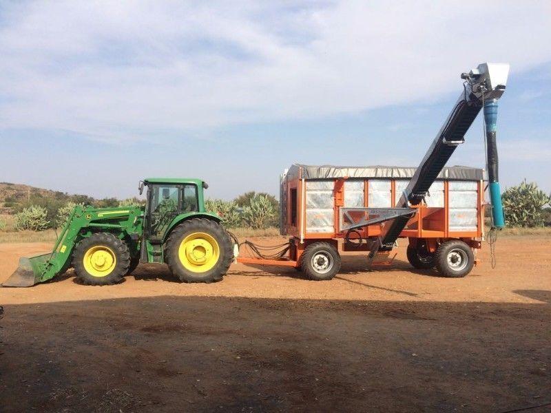 Fertilizer trailer