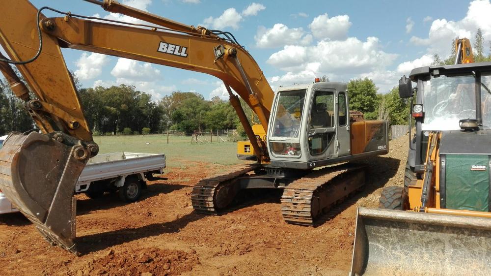 Bell excavator breaking for parts complete machine hd 820