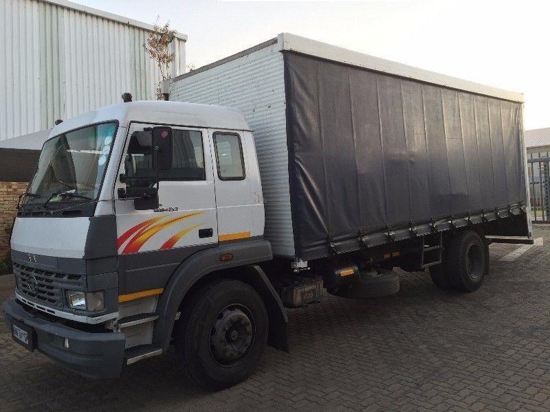 Hire 8 ton Tata truck & Peugeot Boxet 2.5 Bakkie