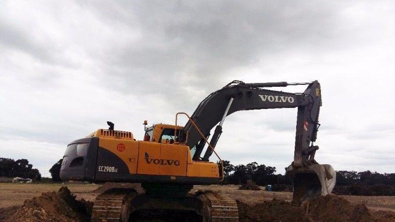 Volvo EC290B LC Excavator