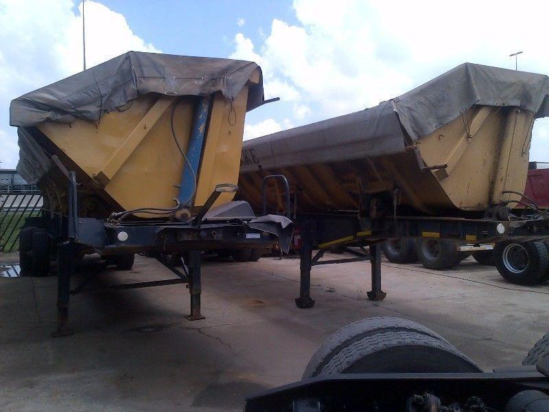 2003/2006 model 30 ton tri axle side tippers on special