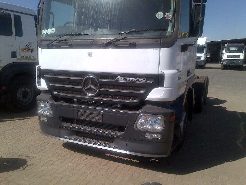2 x Mercedes Benz trucks on special, must haves!