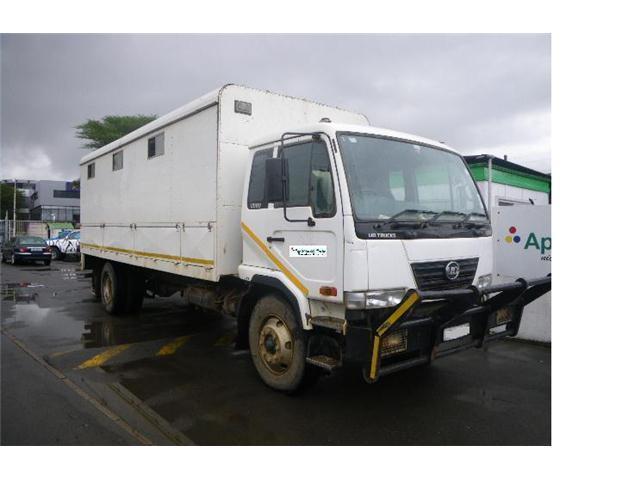 Nissan UD80 60 Seater transport truck