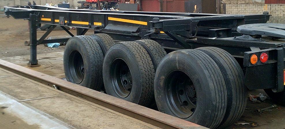 30 Ton 20 Foot 3 Axle Skeletal Trailer with 5th Wheel Attachment