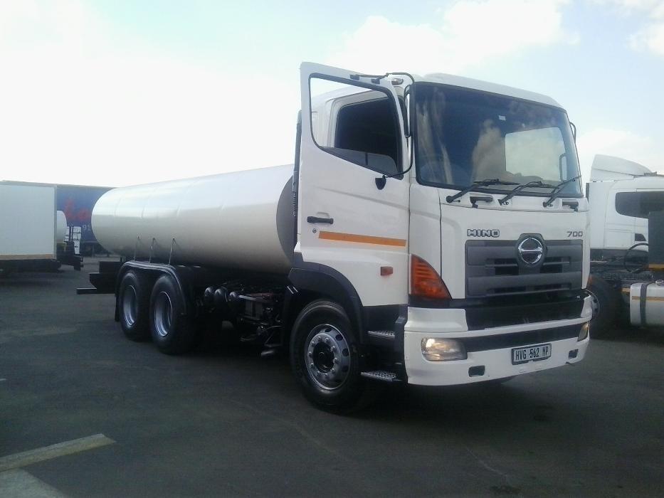 Toyota hino Water Tank Truck For Sale