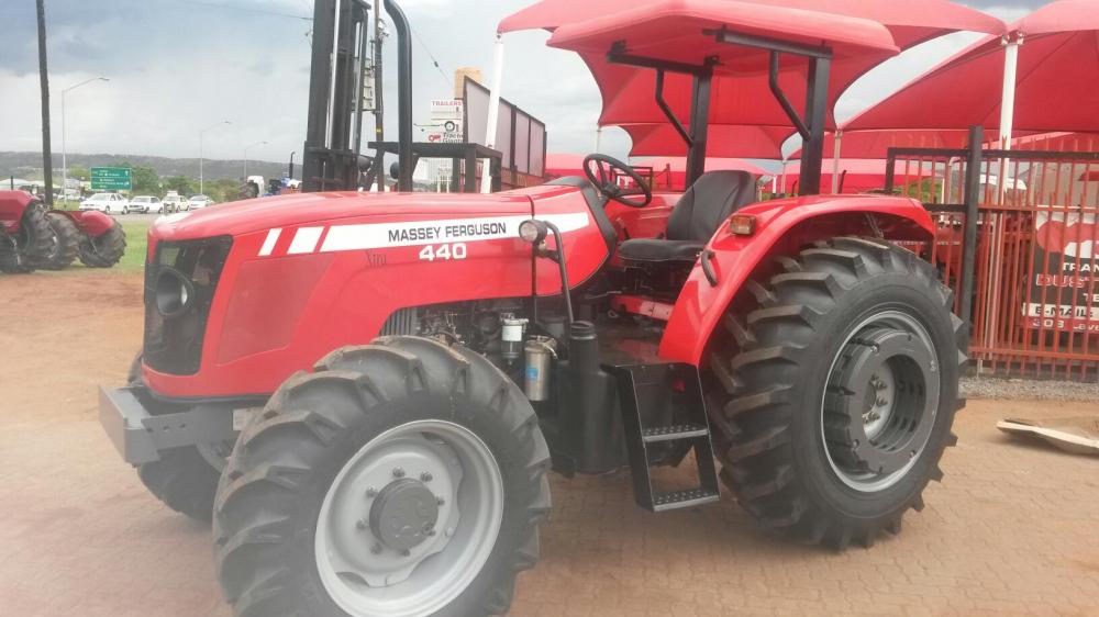 Uses Massey Ferguson 440 Tractor