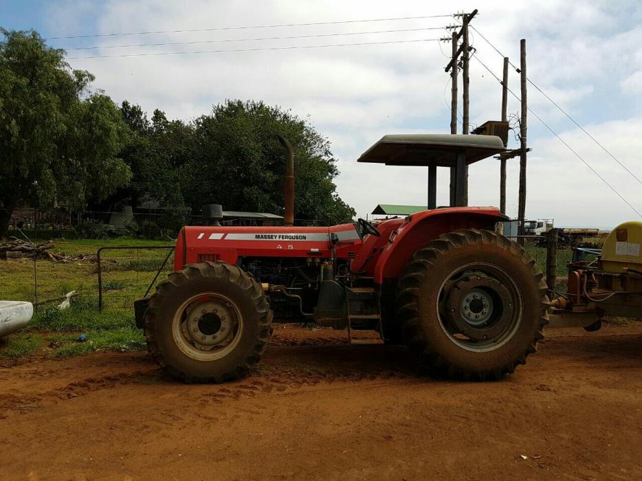 Massey Ferguson 475 tractor