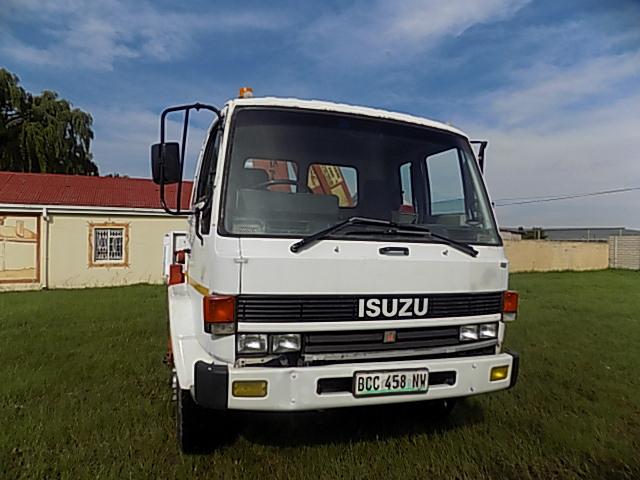 Isuzu FTR 4 5 L Dropside 8 Ton Truck with a 5 Ton Crane