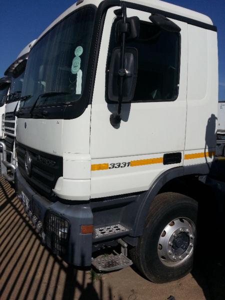 2006 M/Benz Actros 3331 Hook Lift for sale!