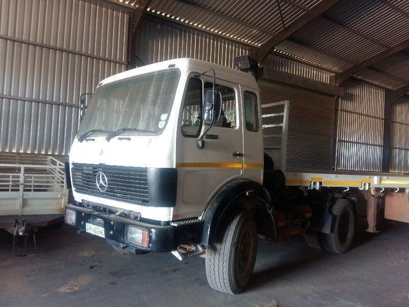 Mercedes Benz 1628 single axle tractor and trailer