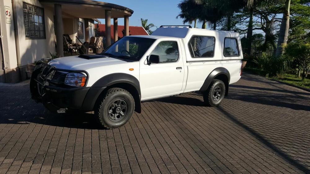 2011 Nissan Hardbody NP300 2.5 TDI 4x4 (low mileage)