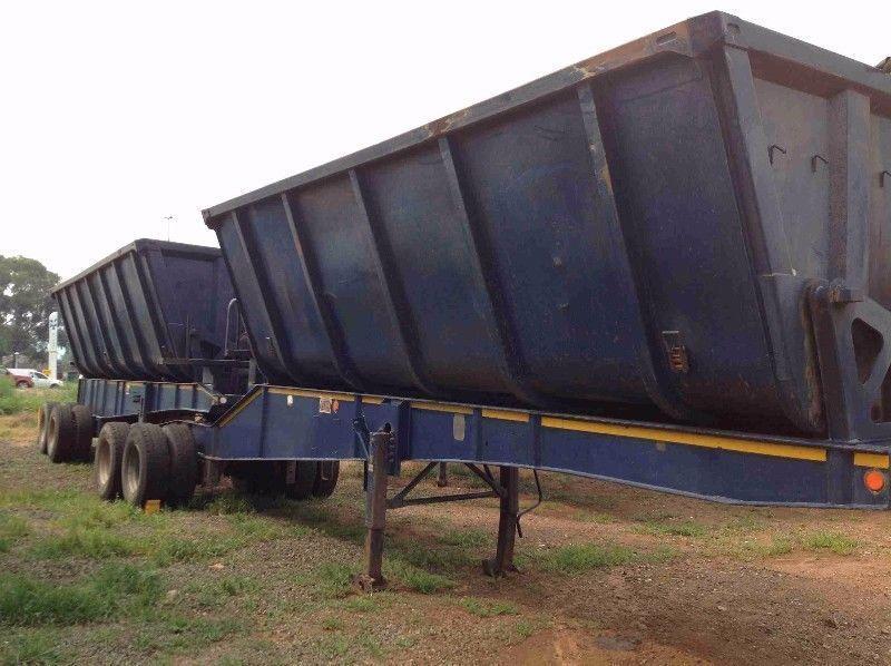 34 cube Top trailer side tipper up for grabs at a bargain price !