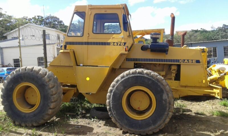 Case tow tractor