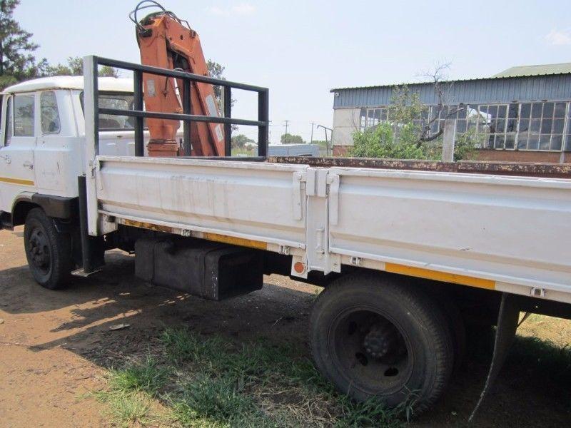 Hino Truck with Crane – R85 000 +vat