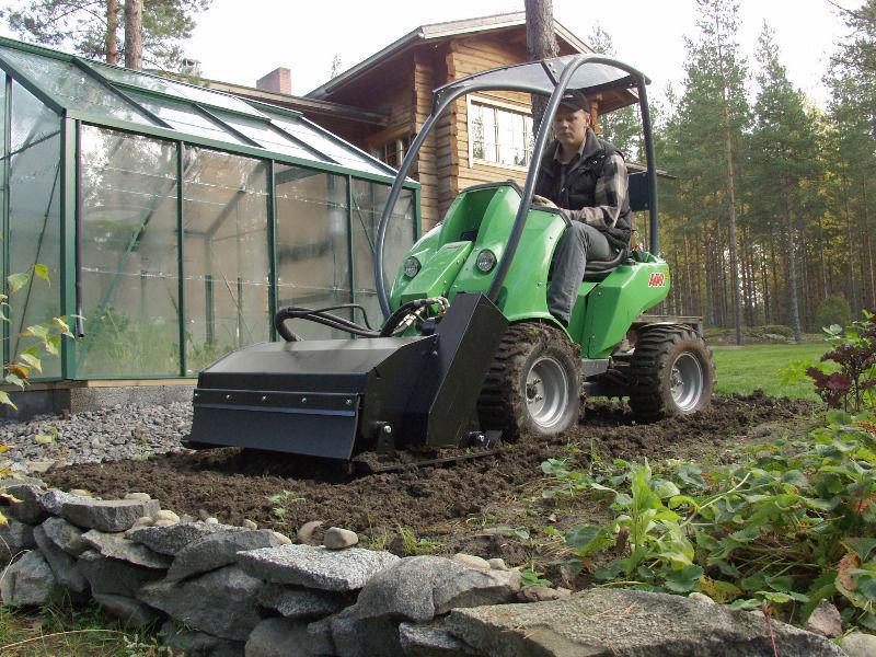 Avant 225–Mini digger & tractor,mini excavator,hole digger,trencher (New)