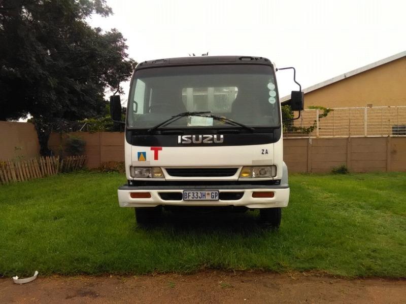 Isuzu FSR700 in excellent condition ex Municipality vehicle