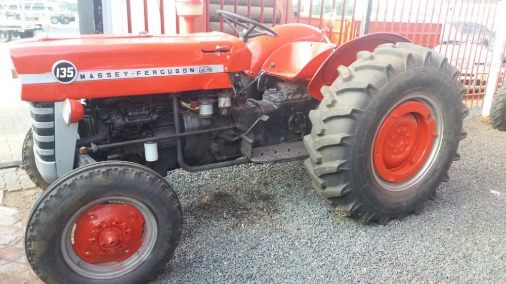 Massey Ferguson 135 Tractor