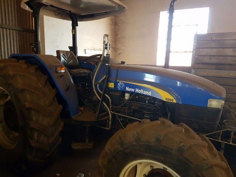 New Holland TD95 Tractor