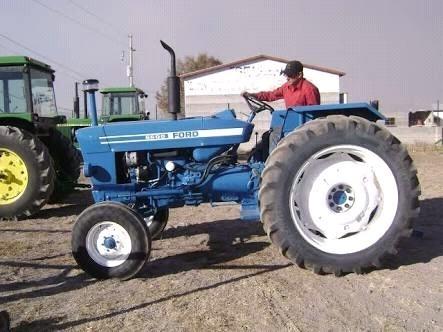 Ford 6600 tractor fully functional. Cutting grass daily