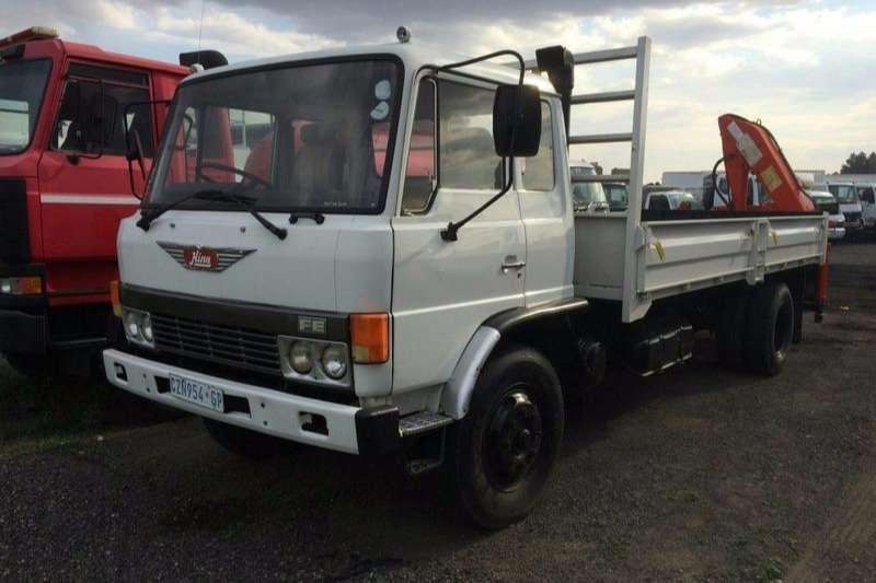 Hino Dropside Fe12-136 With Crane Truck