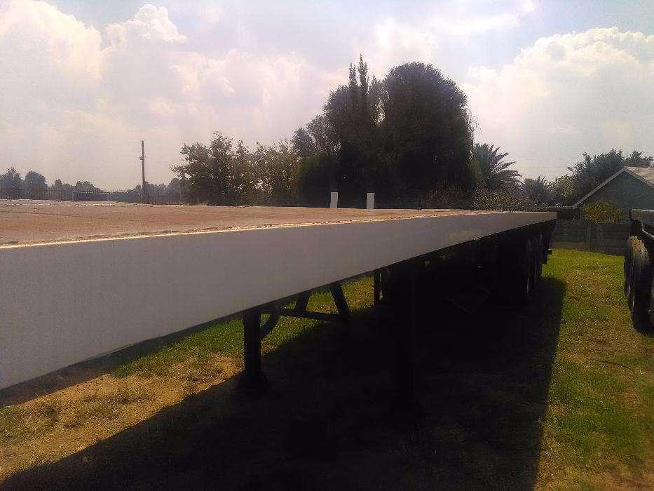 SA Bodies Tri-axle 14m air ride 2002