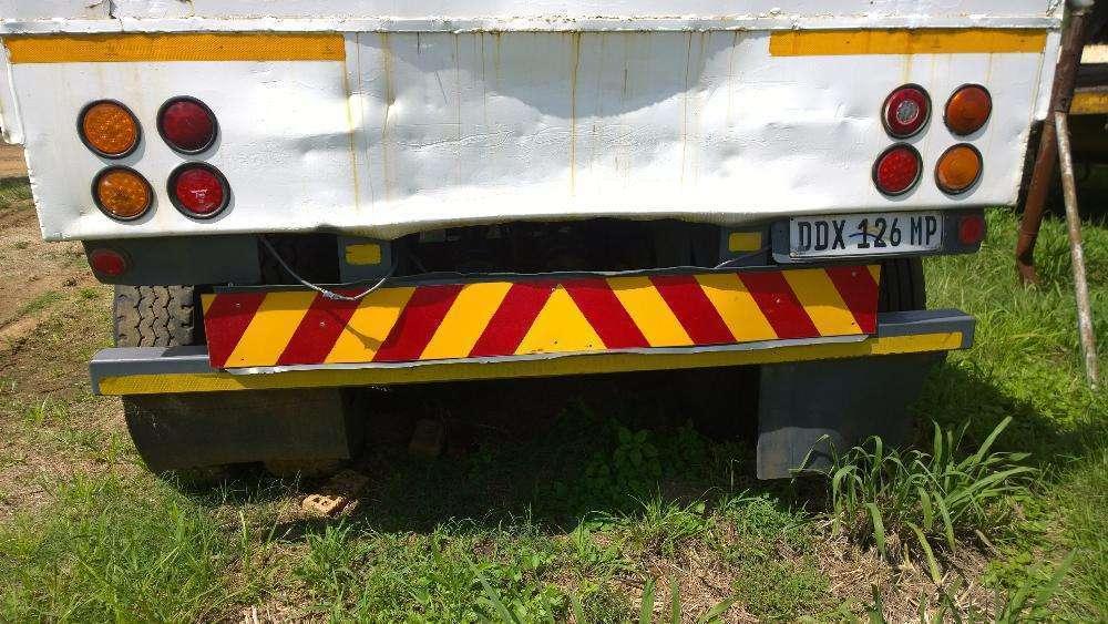 Great Buy! 2005 4 Axle 10m flatdeck drawbar trailer!