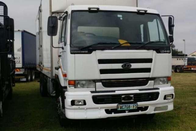 2008 Nissan Insulated body UD440 Truck