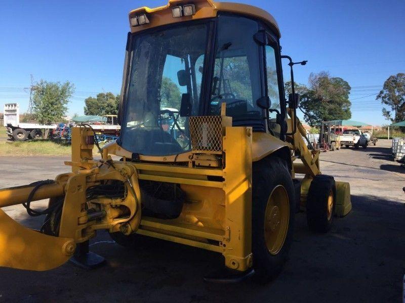 Used 2003 Volvo TLB for sale