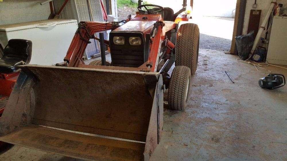 Compact tractor massey 1020,21hp, 4 in 1 loader