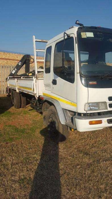 2008 Isuzu FSR700, 7 ton dropside with Hiab rear mounted crane