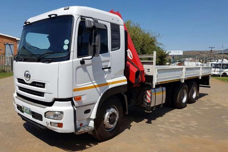 Nissan double axle UD460 with Rigid & 17.5 Ton/Fassi Truck-Tractor