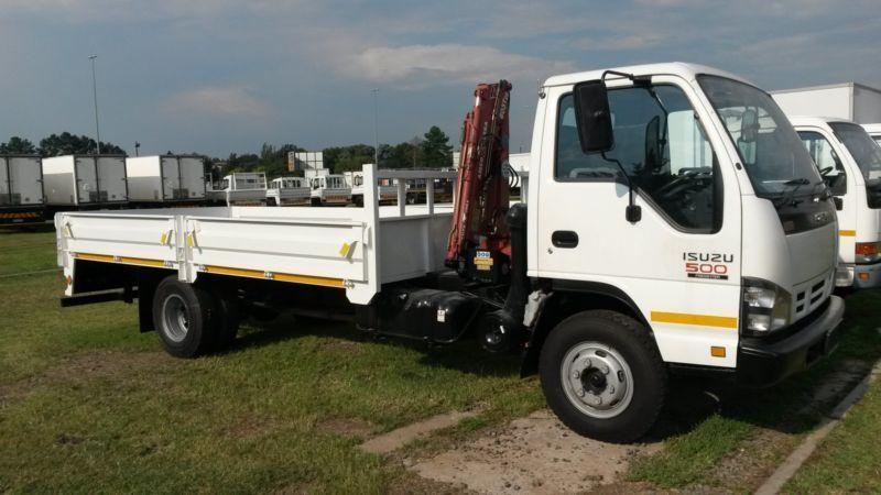 Isuzu NQR500 with new dropside and crane