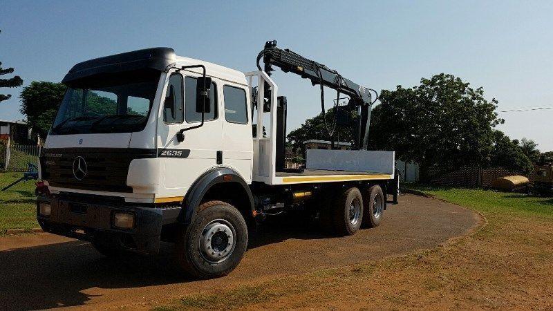 MERC BENZ 2635 POWERLINER WITH BRICK CRANE*