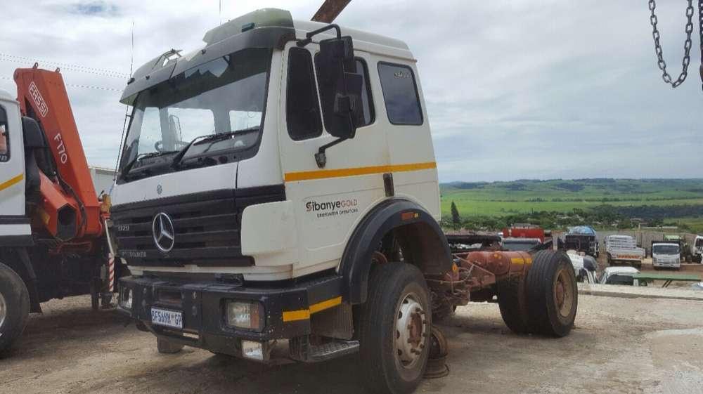Mercedes-Benz Powerliner 1729 truck tractor 4x2