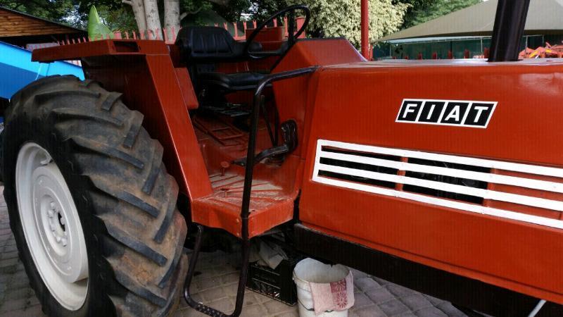Fiat tractor 780