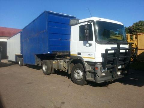 2006 Mercedes Benz 2031 Actros Mp2 with 2000 interlink furniture trail