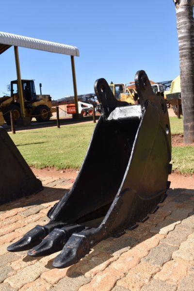 CAT TLB TRENCHING BUCKET