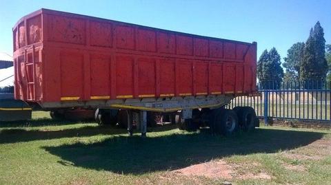 Used 1975 Henred Fruehauf Double Axle 22m3 Box Tipper for sale