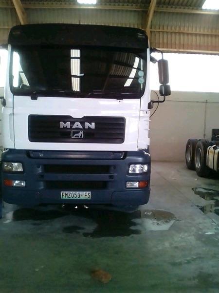 Excellent working condition trucks and trailers
