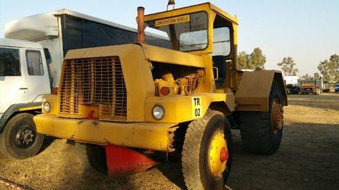 Terex (4x2) Tractor
