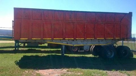 Used 1975 Henred Fruehauf Double Axle 22m3 Box Tipper for sale