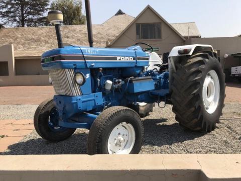 1990 Ford 5610 tractor