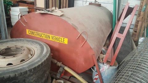 Heavy machhinery watertank for road works and construction works