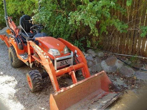 Kubota BX25 TLB with Auger and Trailer