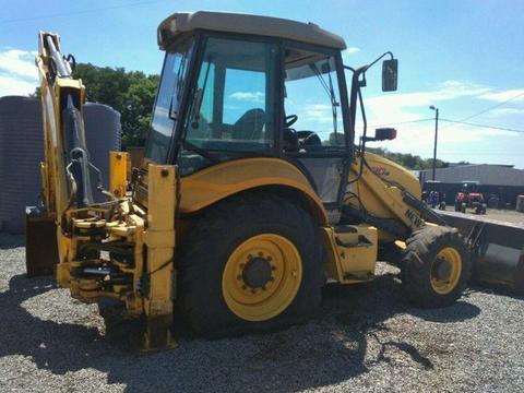 S2543 2013 CAT Yellow New Holland 4x4 TLB