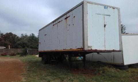 Hendred Fruehauf Truck closed Body single axle trailer