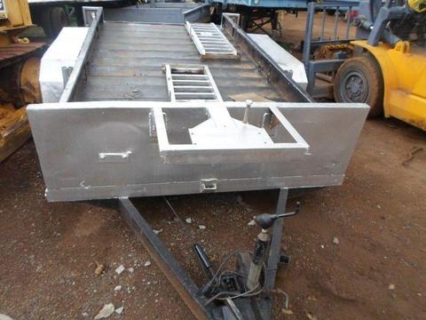 DOUBLE AXLE TRAILER WITH RAMPS