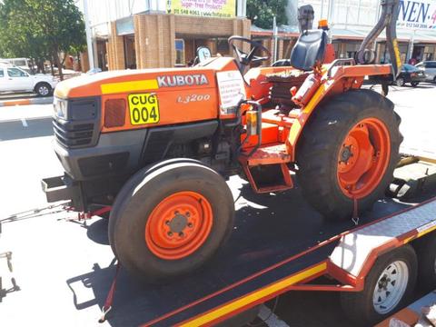 Kubota L3200 Tractor met Falcon 1.2m slasher