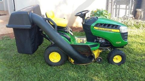 John Deere D105 Ride On Mower With Collection System For Sale