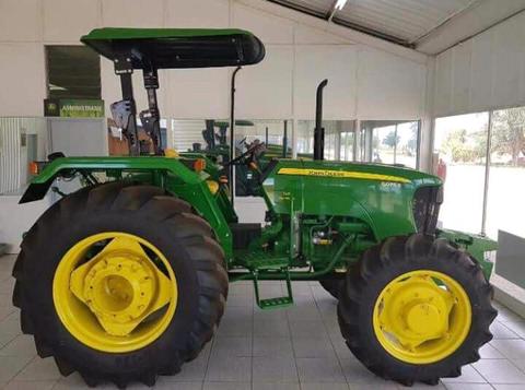 2018 John Deere 5075E 5x4 with Canopy.Brand New. NO HOURS ON!!!!